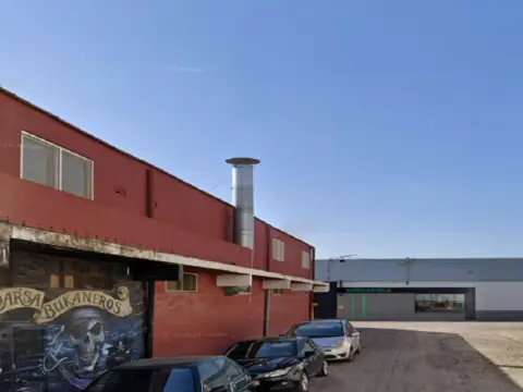 Nave industrial en calle del Maestro Guerrero, 21